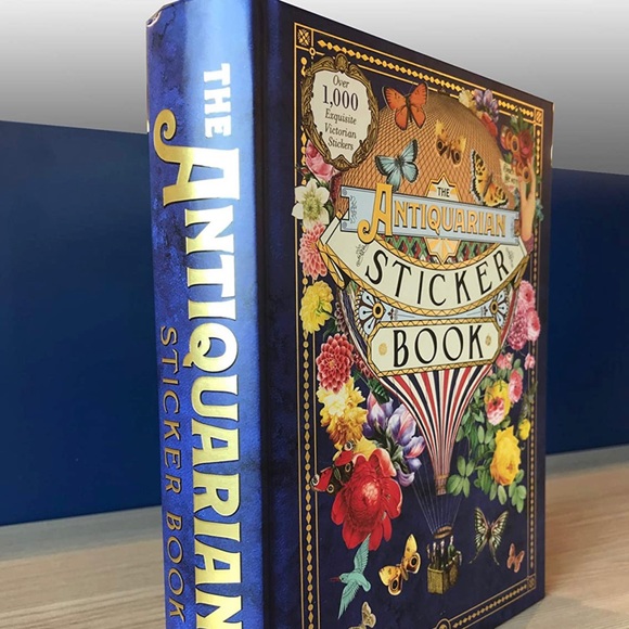 The Antiquarian Sticker Book (Over 1,000 Exquisite Victorian Stickers) - Picture 6 of 7